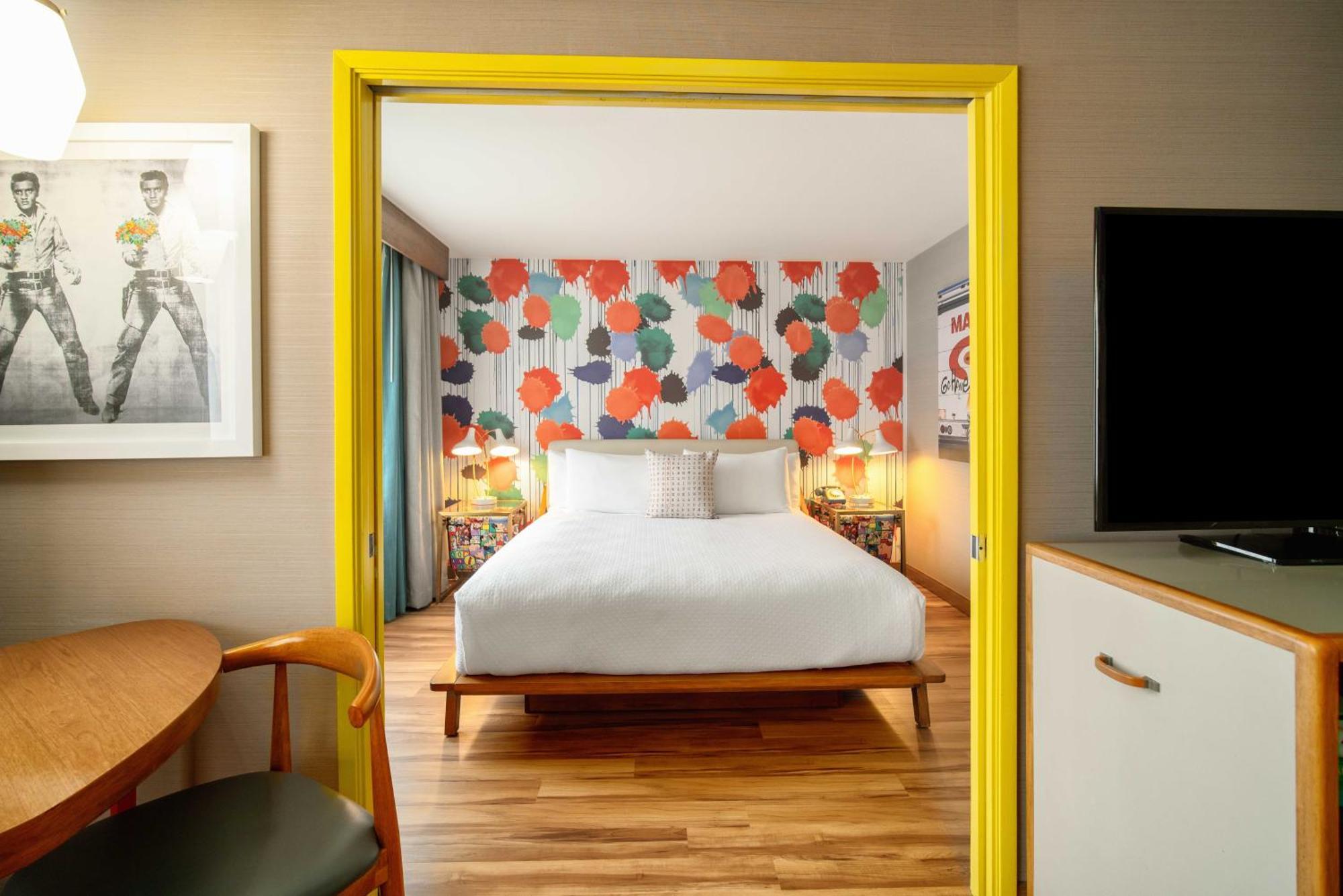 The Kinney - Venice 3*